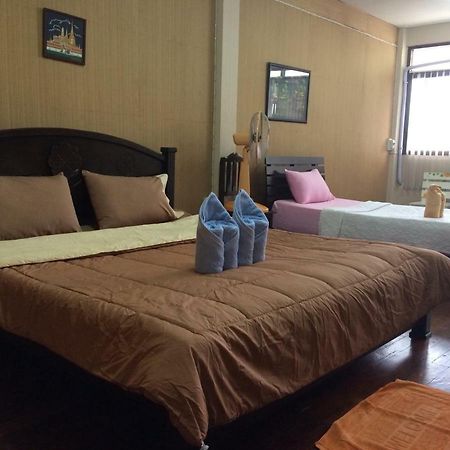 Changphuakgate Guesthouse Chiang Mai Eksteriør bilde