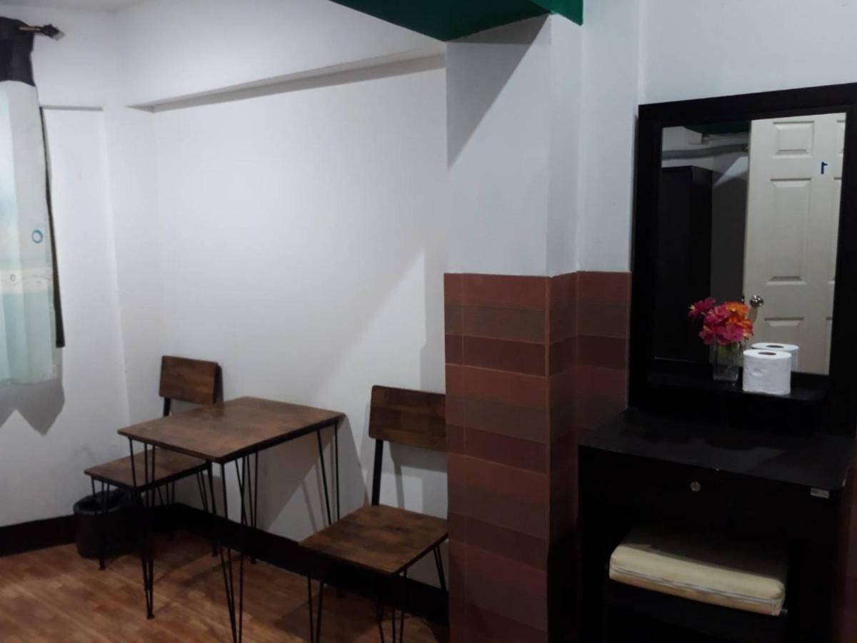Changphuakgate Guesthouse Chiang Mai Eksteriør bilde