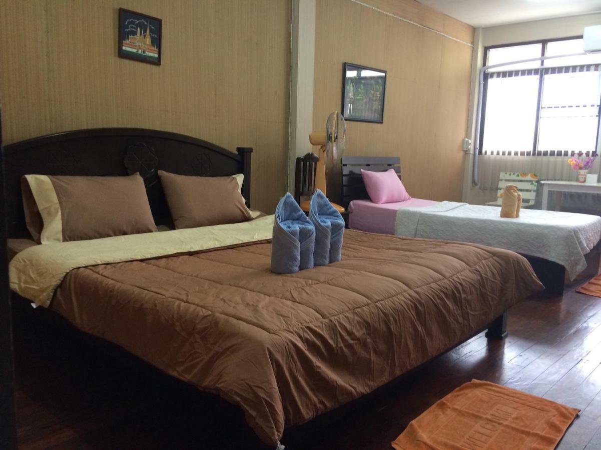 Changphuakgate Guesthouse Chiang Mai Eksteriør bilde
