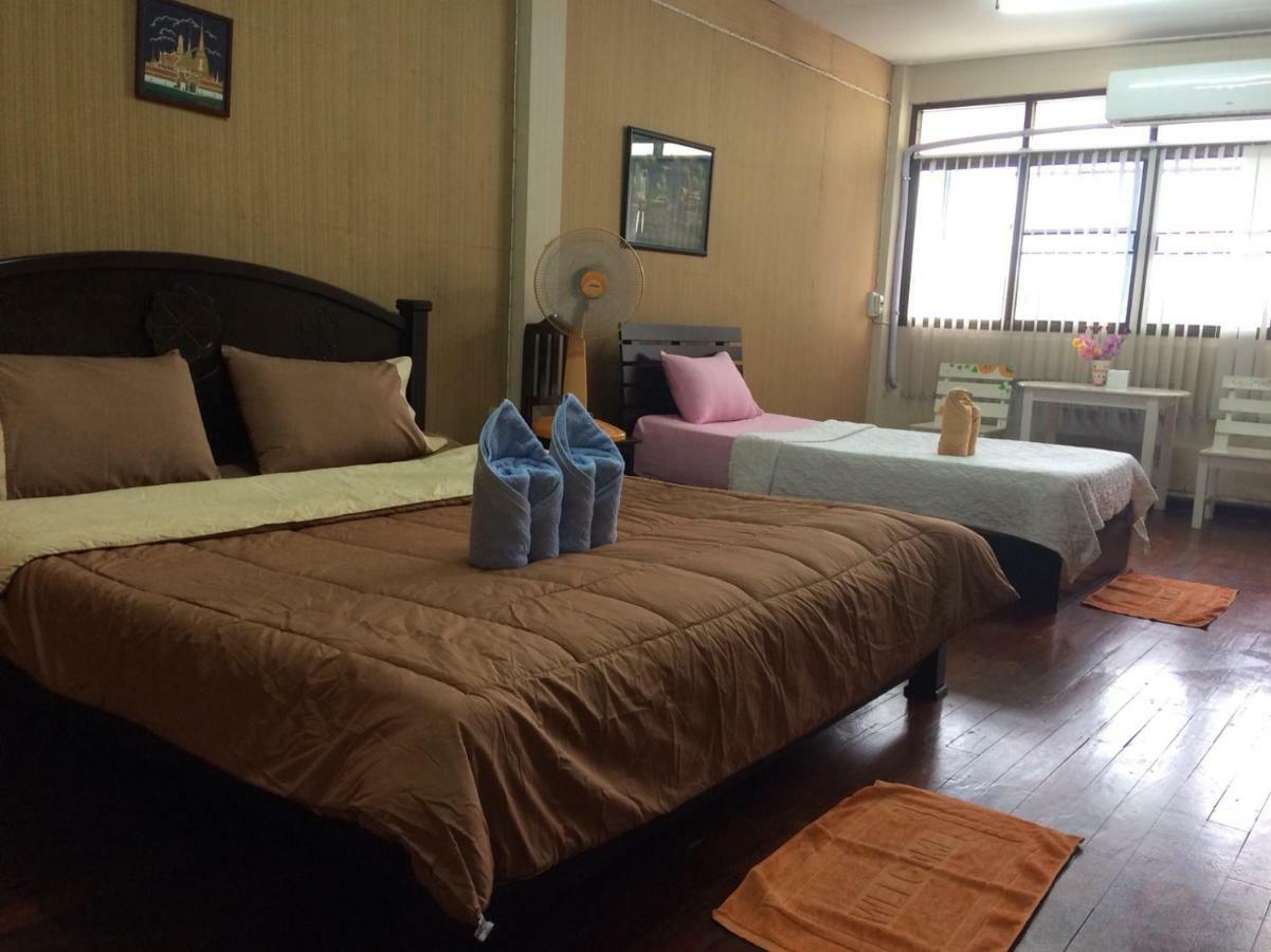 Changphuakgate Guesthouse Chiang Mai Eksteriør bilde